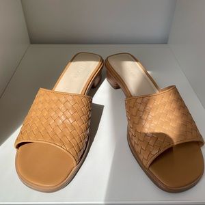 Everlane The City Sandal in Tan/Woven